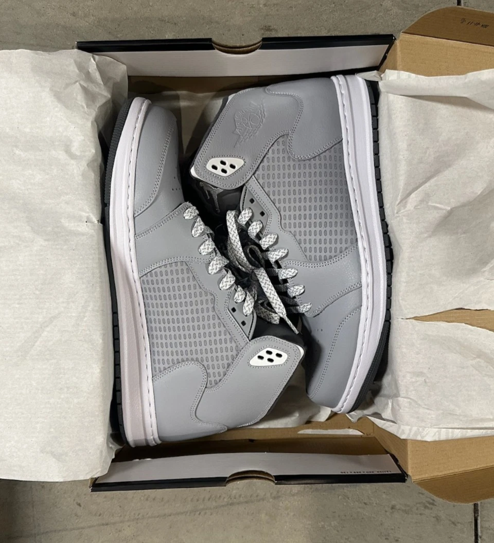 Jordan Prime 5 Wolf Grey for Sale | Authenticity Guaranteed  display picture 2