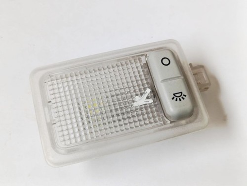 Ford Mondeo Mk III 2001 Links Sonstige Leuchte Innenraum 152940 UST114752