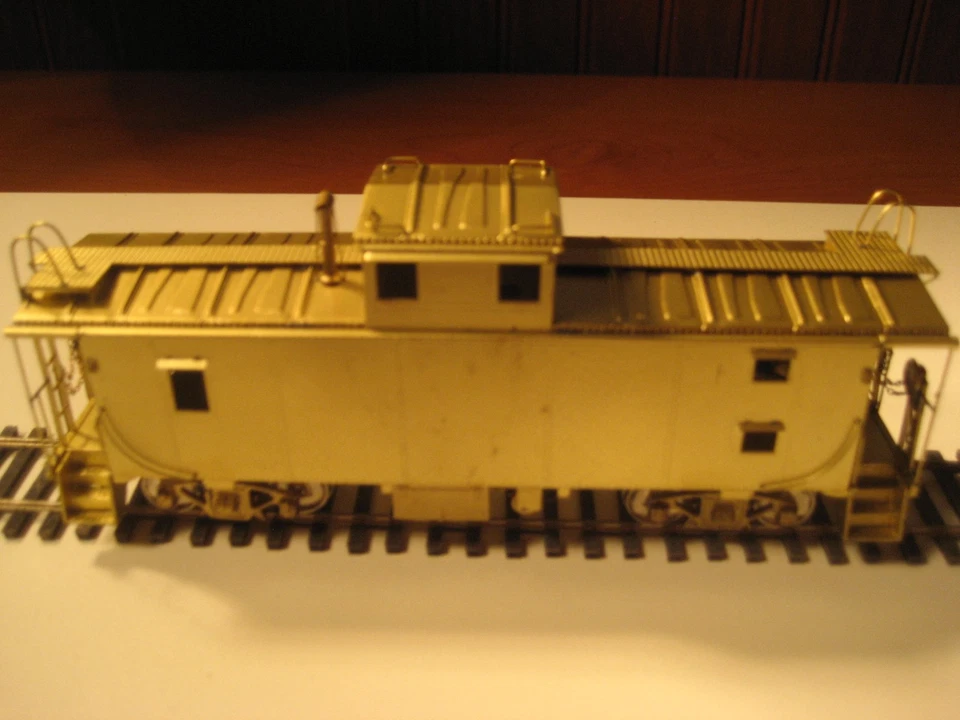Overland Models HO Brass Norfolk & Western Int'l Steel Caboose #500854 (ex-P&WV) - Image 3 of 4