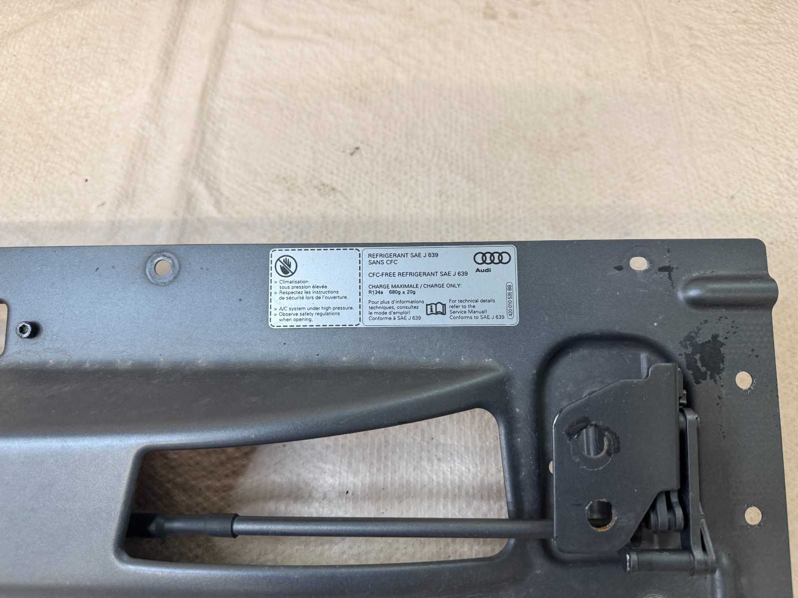 2015 AUDI R8 REAR SPOILER WING MOUNT BRACKET HINGE PANEL MOTOR ASSEMBLY OEM