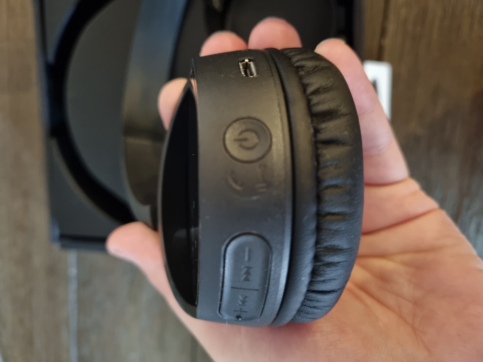 Sony MDRZX220BT Wireless Bluetooth OnEar Headphone box + inst