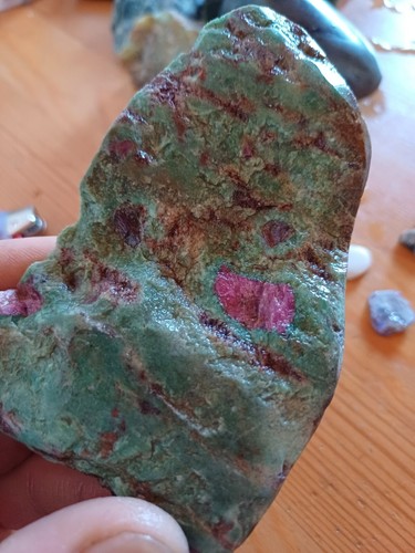 RUBINO IN FUCHSITE NATURALE★ Fuchsite Ruby ★ Minerali ★ India ★ 234 gr ★ - Foto 13 di 14