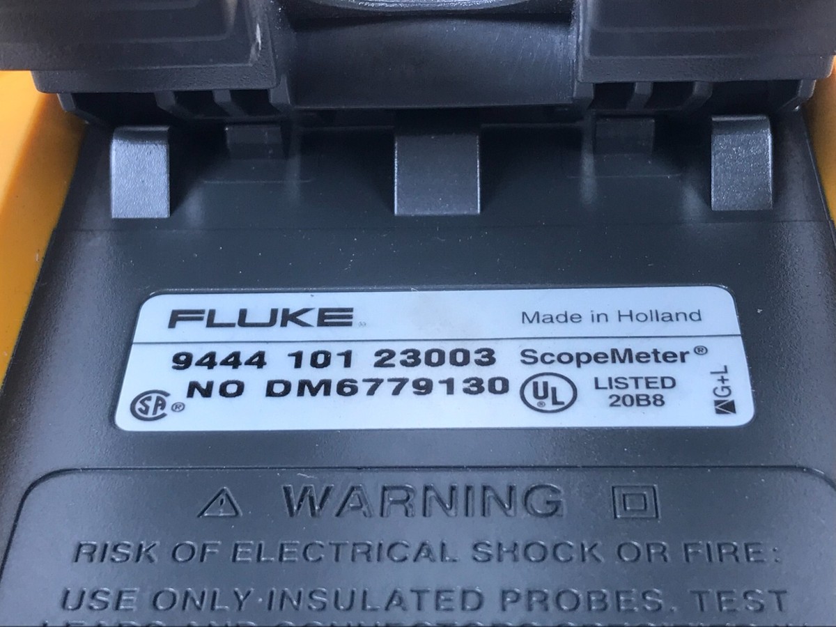 Fluke 123 Industrial ScopeMeter Scope Oscilloscope