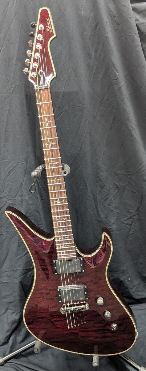 Schecter Hellraiser Avenger Diamond Series Electric Guitar Schecter Hellraiser Avenger Diamond Series Electric Guitar