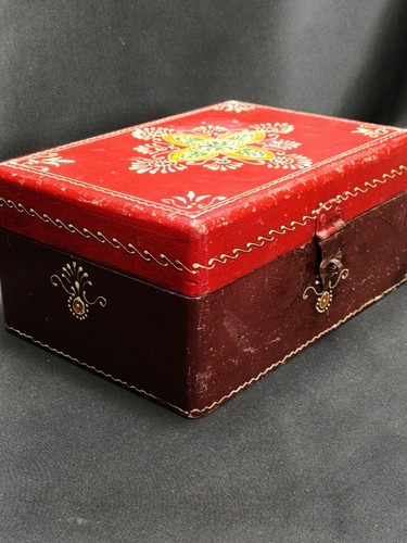 Vintage Handmade & Hand-Painted Wooden Box - Folk Art Possibly Indian Chest Red - Picture 3 of 19
