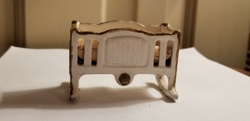 ANTIQUE KILGORE CAST IRON ROCKING BABY CRIB BED CRADLE DOLLHOUSE MINIATURE w/ - Picture 3 of 8