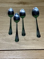 Utopia Kitchen Unknown Pattern 4 Spoons