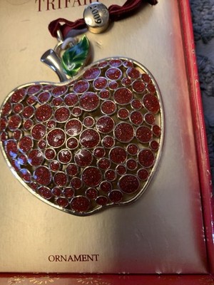 Vtg TRIFARI APPLE Red Shimmer Gold Trimmed Enamel/Green Enamel Leaf Stem Ribbon
