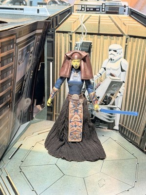Star Wars 3.75'' Luminara Unduli Jedi Master Actionfigur