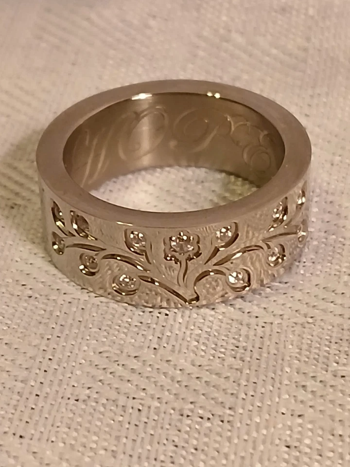 Tree Of Hope Steel by Design 银色不锈钢 5/16 英寸戒指 尺寸 8 — 第 4/4 张图片