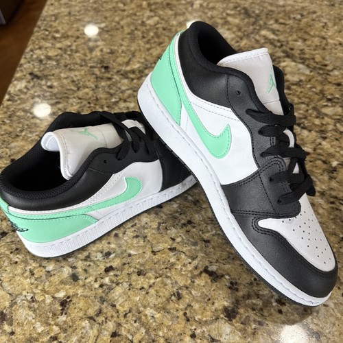 Nike Air Jordan 1 Low GS Green Glow White Black 553560-131 Unisex Neu Nwob