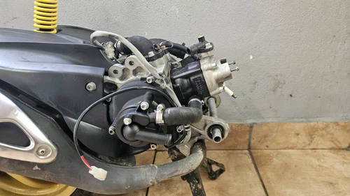Blocco Motore completo Aprilia sr 50 Iniezione ABL - 13.000KM "GUARDARE VIDEO" - Foto 2 di 23