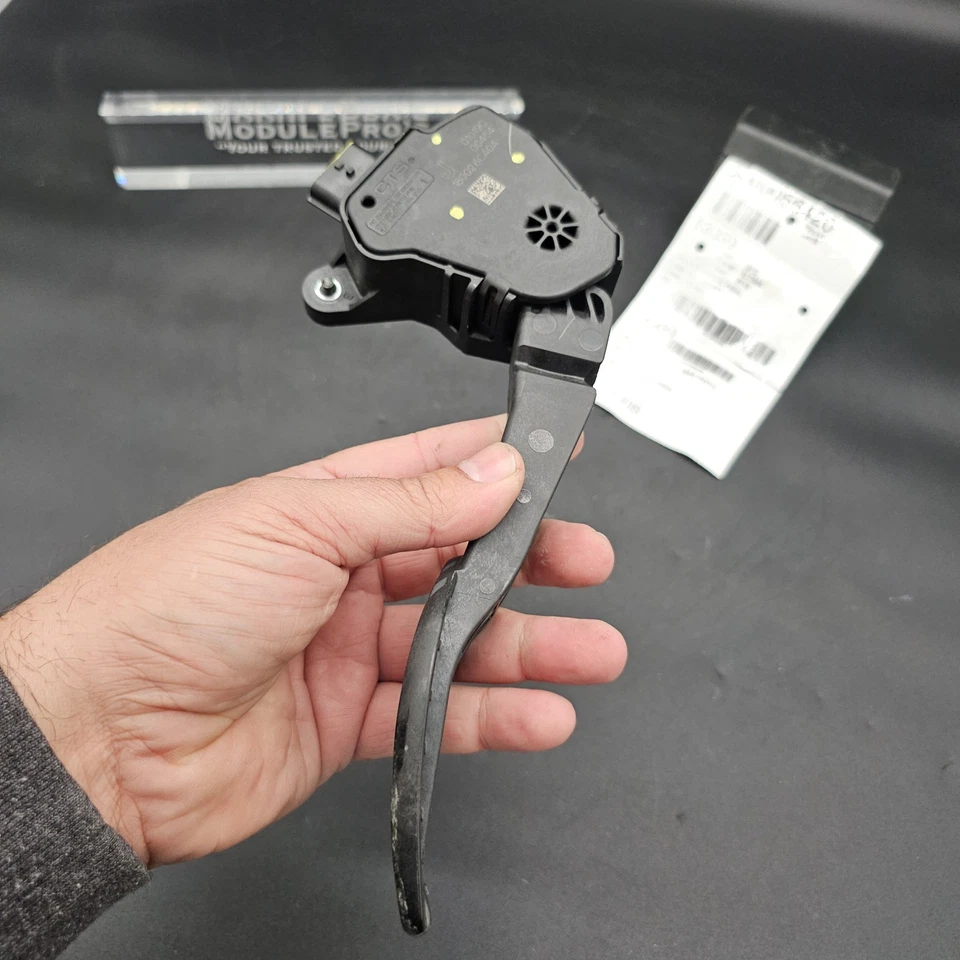 2019 - 2023 Nissan Altima FWD Accelerator Throttle Fuel Gas Pedal W/ Sensor OEM - Image 4 of 4