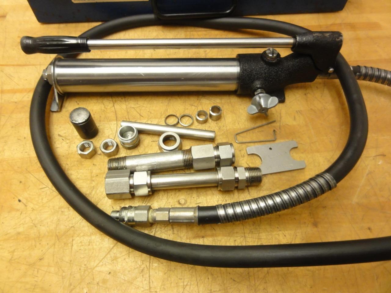 CLEAN 5/8" Swagelok 1010 Hydraulic Swaging Tool, hand pump, case, Swage