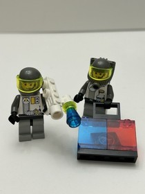 Lego 6899: Nebula Outpost. Vintage. 100% Complete With Manual And Minifigures.