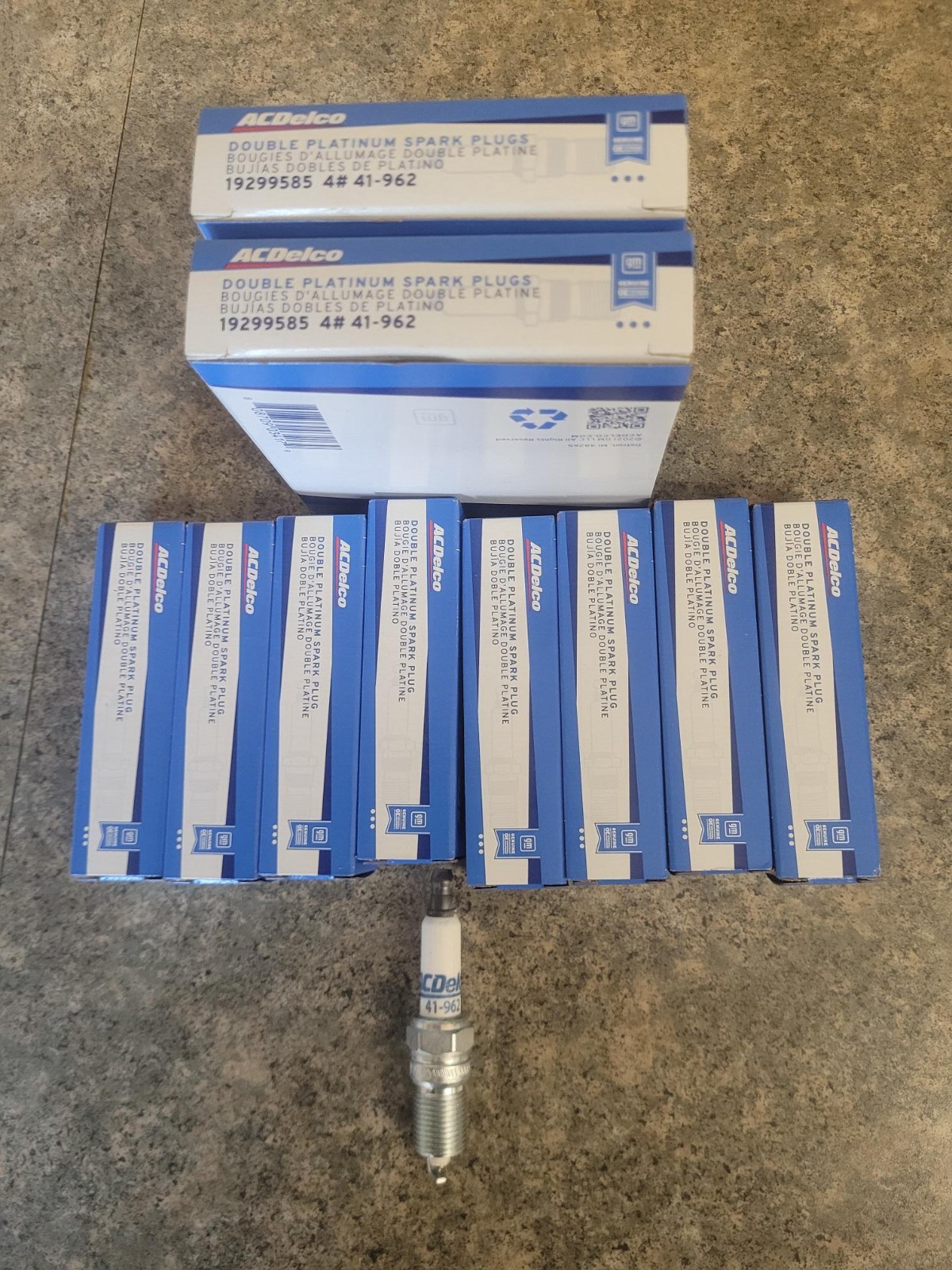 8 NEW ACDelco Double Platinum Spark Plugs GENUINE OEM 41962 19299585