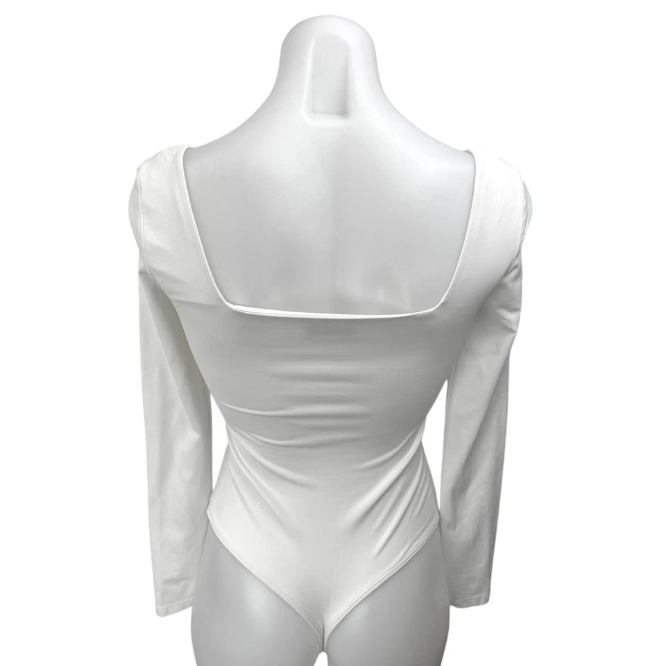 Body Top Aritzia Babaton Blanco Manga Larga Elastizado Cuello Cuadrado Talla S Foto 2 de 4
