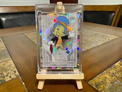 2023 TOPPS DISNEY CHROME 100 JIMINY CRICKET #82 DIAMOND ICE REFRACTOR 088/100