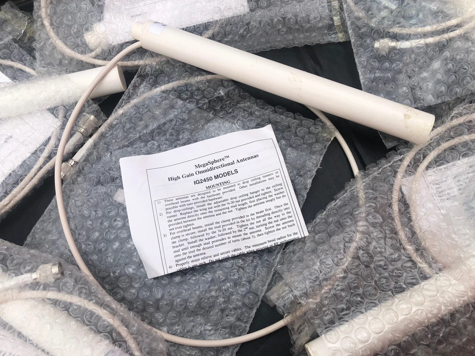 SET 5 Laird 2.4 GHz MegaSphere Omni Directional In-Building Antenna IG2450-SM36 - Image 2 of 4