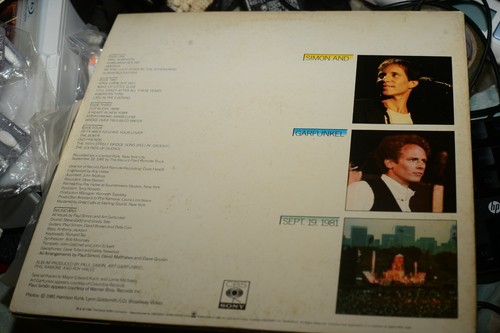 Simon and Garfunkel Live in Central Park Hong kong VINYL1982 2x LP with book ex - Picture 2 of 10