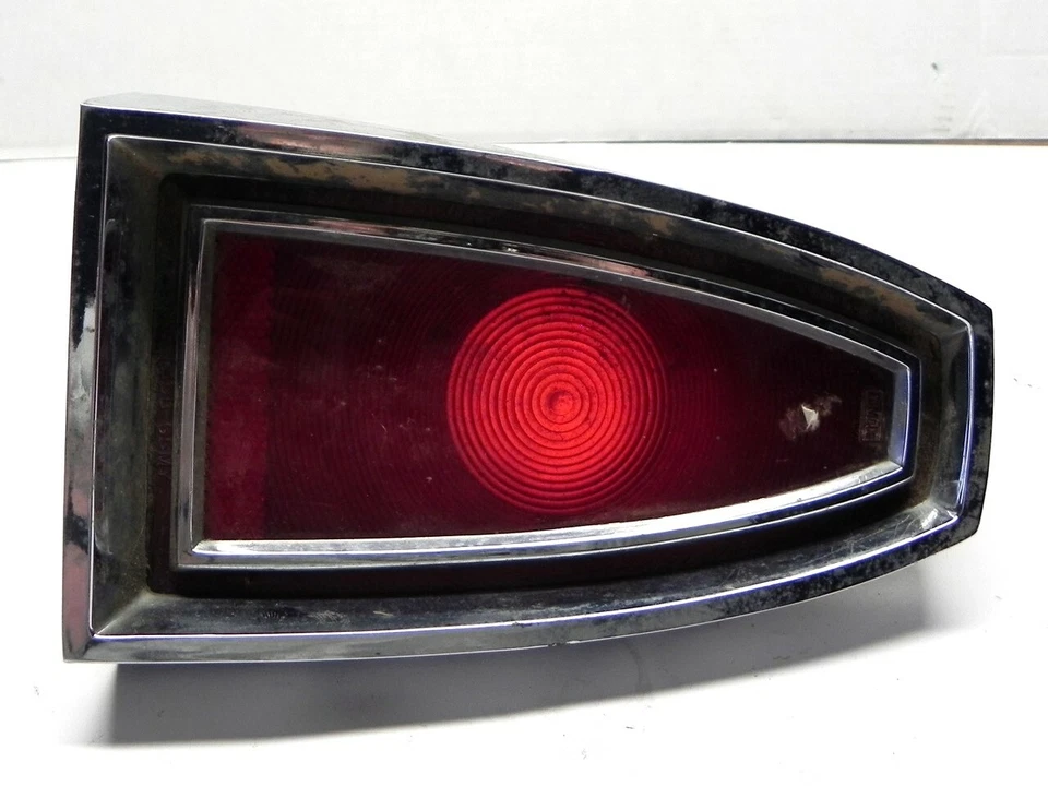 1965 MERCURY MARAUDER METEOR TAIL LIGHT LENS & ASSEMBLY FORD #C5MB-13440-A USED - Image 2 of 4