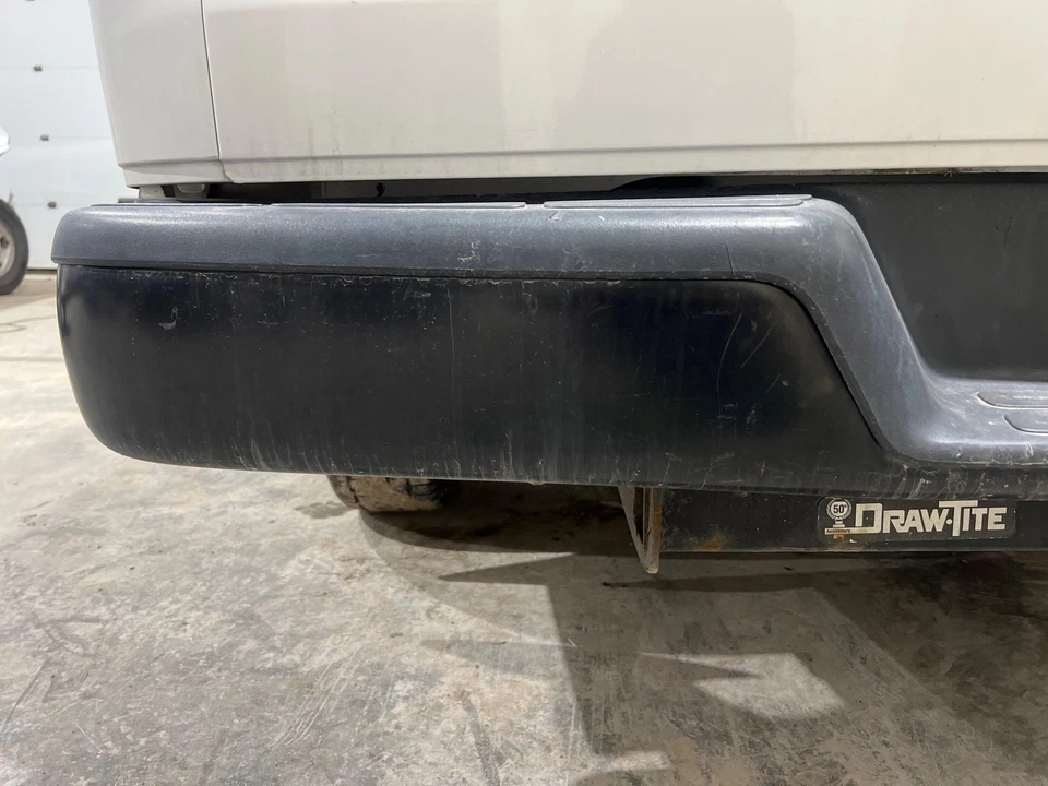 1996 - 2024 GMC Savana 2500 Black Rear Step Bumper Foto 3 de 4