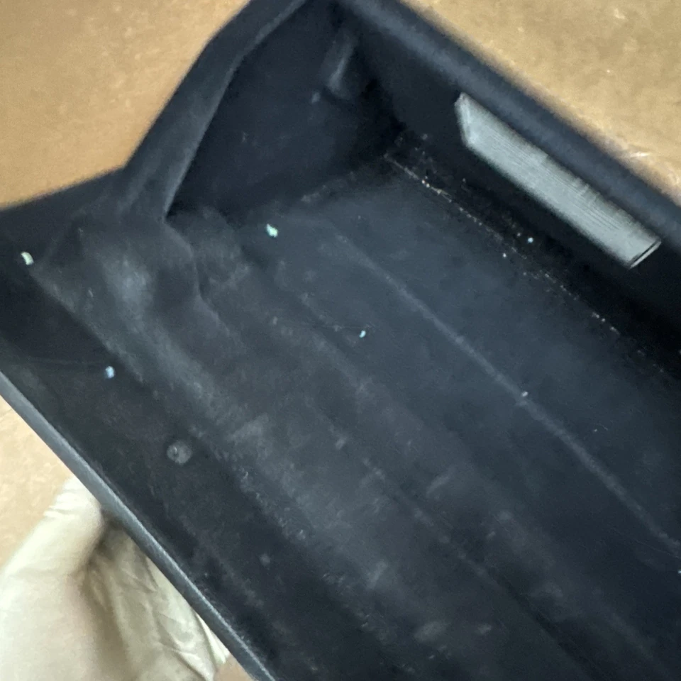 Guantera Infiniti G37 2008 2009 2010-2013 cupé OEM 0019 Foto 4 de 4