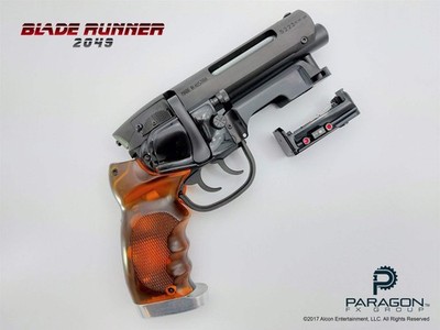 BLADE RUNNER ブレードランナー 2049 レプリカ replica Deckard's Police Spinner – Blade Runner 2049 Die-Cast Model
