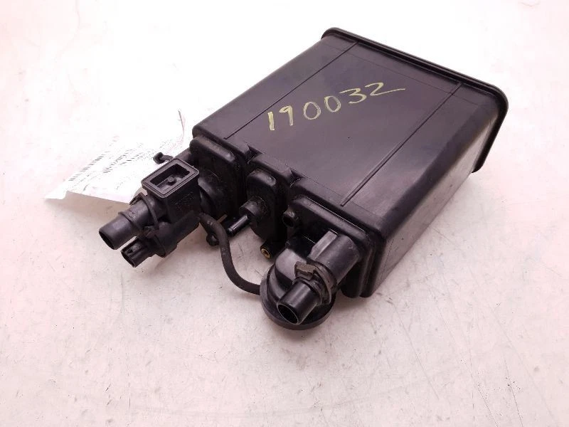 2004 TOYOTA SOLARA 2.4L 4CYL CONJUNTO DE VASILHA DE VAPOR DE COMBUSTÍVEL - Imagem 3 de 4