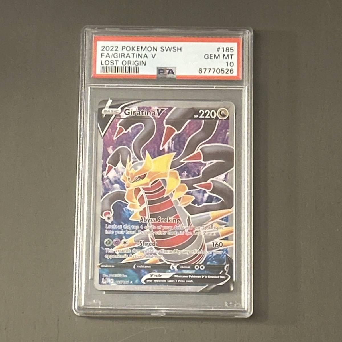 Pokemon TCG: Giratina V (Full Art) 185/196 Swsh11: Lost Origin