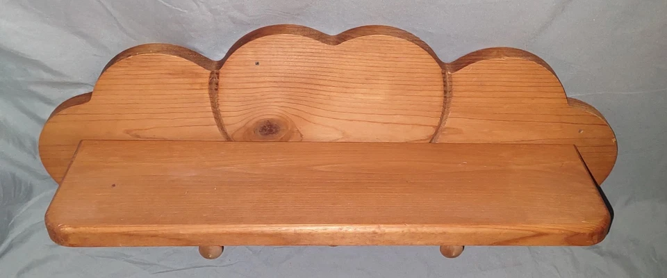 RARO! Prateleira de parede artesanal de madeira maciça 3 corações com 3 pinos Country 20,5x8,5x5" - Imagem 2 de 4