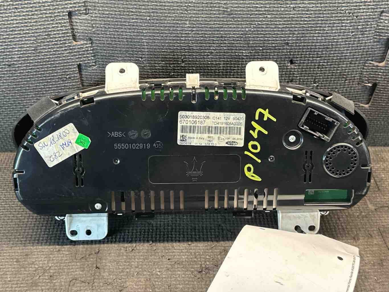 Maserati Ghibli Instrument cluster P/N 670106187