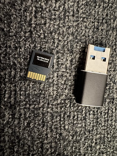 Two Flash Drives And One Micro SD & USB Adapter (drives/8gb, Micro SD/225gb) - 第 3/5 張圖片
