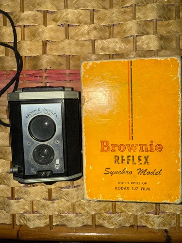 Brownie Reflex Synchro Model Camera VTG Eastman Kodak USA UNTESTED