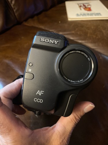 SONY CCD-TR33 Video8 Handycam Camcorder Camera 8mm Untested Read Description - Picture 5 of 9