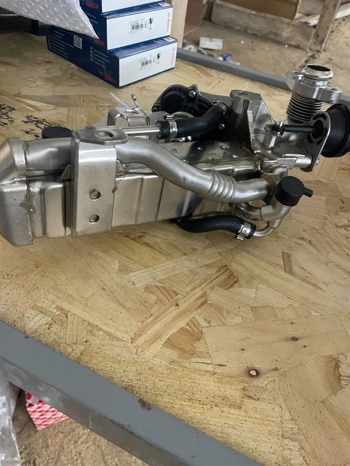 Enfriador de recirculación de gases de escape PIERBURG 7.11010.00.0 EGR BMW SERIE 1 X3 X4 Foto 4 de 4