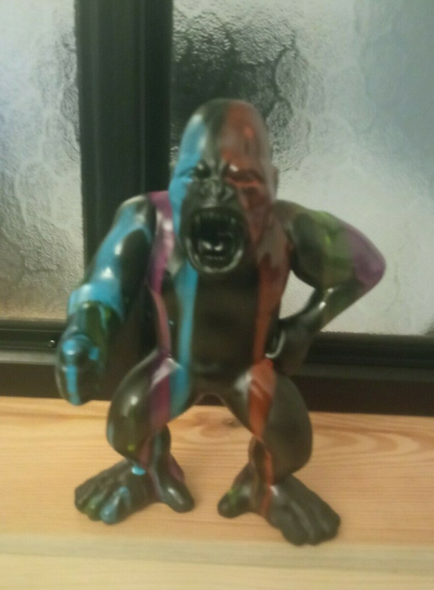 Statue en résine King Kong gorille noir multicolore de 30cm pour décoration
