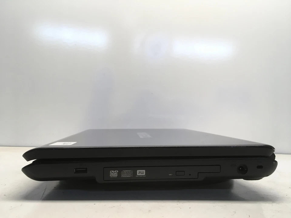 Toshiba Satellite L355D-S7815 AMD Athlon X2 Dual-Core QL-60 1.9GHZ 3 GB SIN HDD Foto 4 de 4