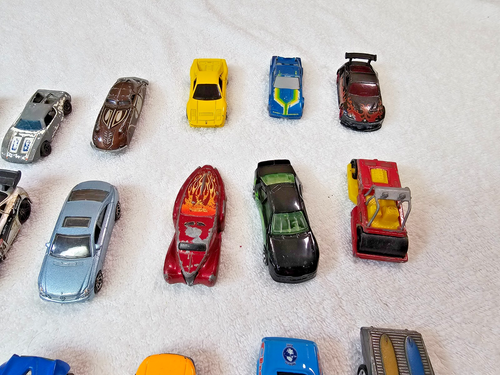 Lot Of 27 Loose Hot Wheels Vehicles Red Line & Assorted 1/64 Scale Brands & Year - Picture 5 of 7