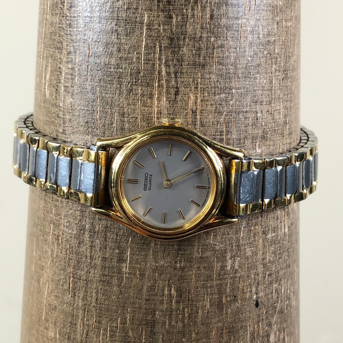 Seiko Women 2P20-0080 Dress Two Tone Expansion Quartz Analog 19mm