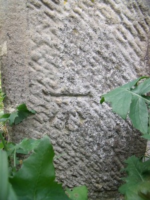 Foto A3 Benchmark auf Torpfosten abseits der Pfarrhausstraße, Llangollen diese Bank c2011