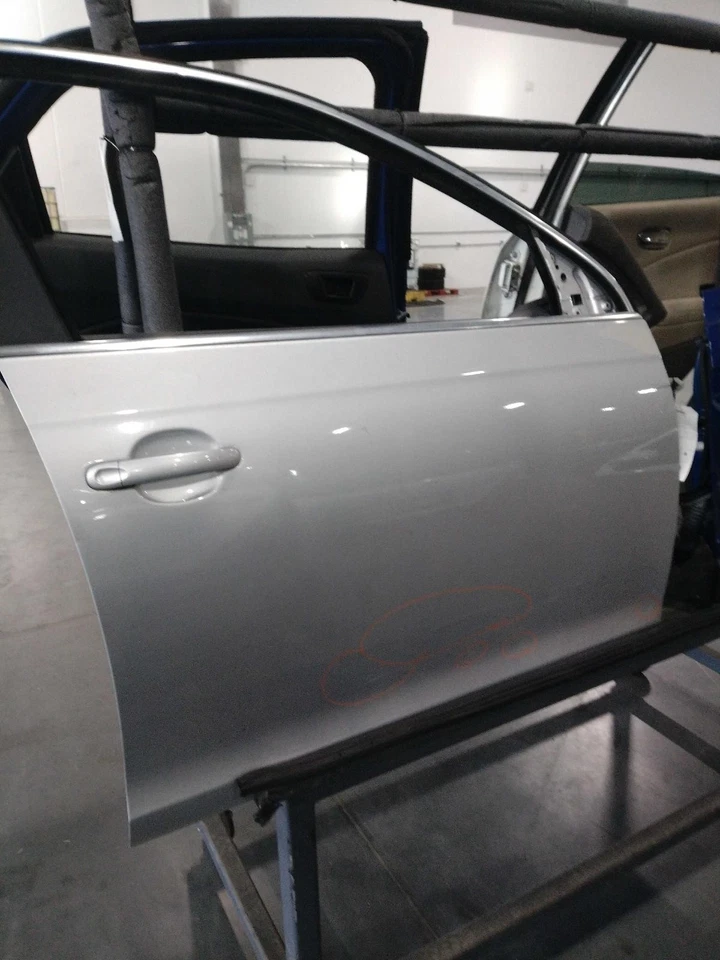 Conjunto de puerta delantera derecha usado se adapta a: Volkswagen Jetta SW 2014 eléctrico ganar Foto 2 de 4