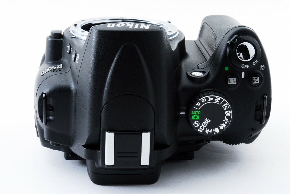 Nikon D5000 55-200mm レンズセット ジャンク Nikon D5000 12.3MP 18-55/55-200mm Lens Set [Exc+++] w/8GB SD