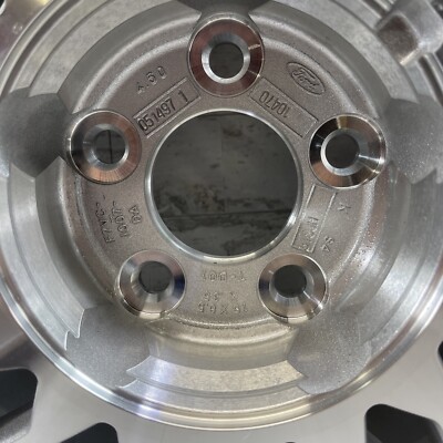 Ford Crown Victoria Town Car Mercury Grand Marquis 1990-97 Wheel