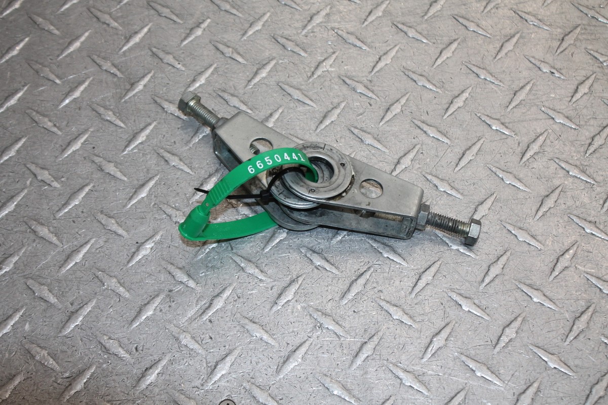 1986 KAWASAKI NINJA 600R ZX600A SWINGARM CHAIN TENSIONER