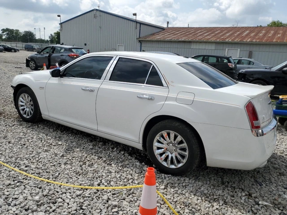 2014 Chrysler 300 RWD Driveshaft 3.6L 8 Speed Trans Used 61000 Miles OEM - Imagem 2 de 4