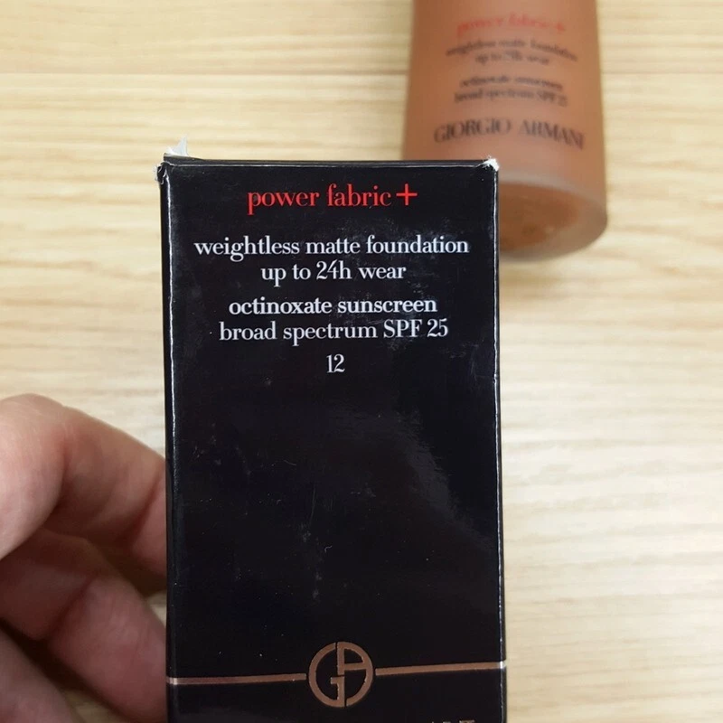 GIORGIO ARMANI # 12 tela eléctrica + base mate sin peso FPS 25 Foto 2 de 4