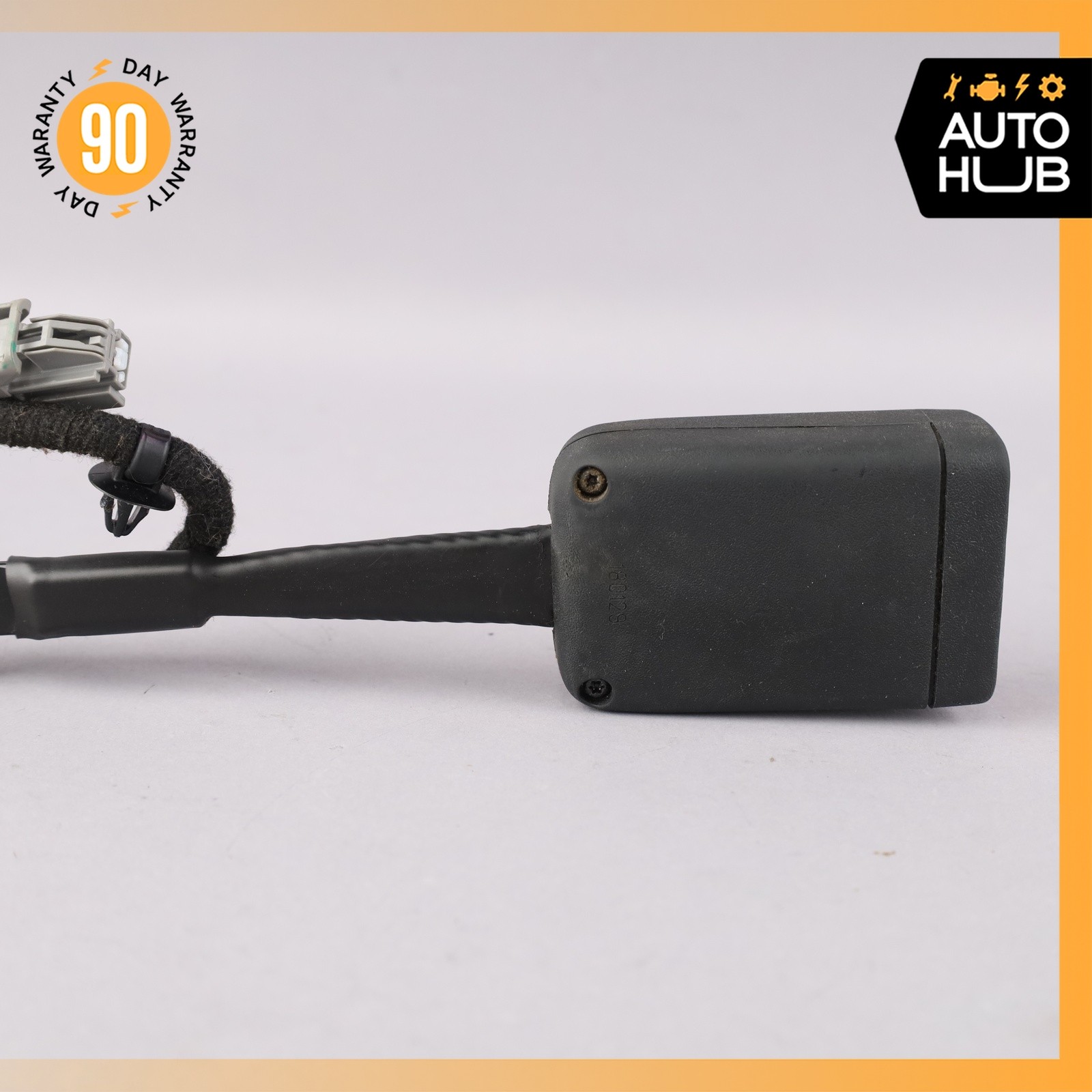 17-20 Maserati Levante M161 Front Left Driver Seat Belt Buckle Black OEM 89k