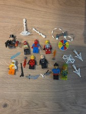 Lot figurines et accessoires Lego - manque quelques pièces