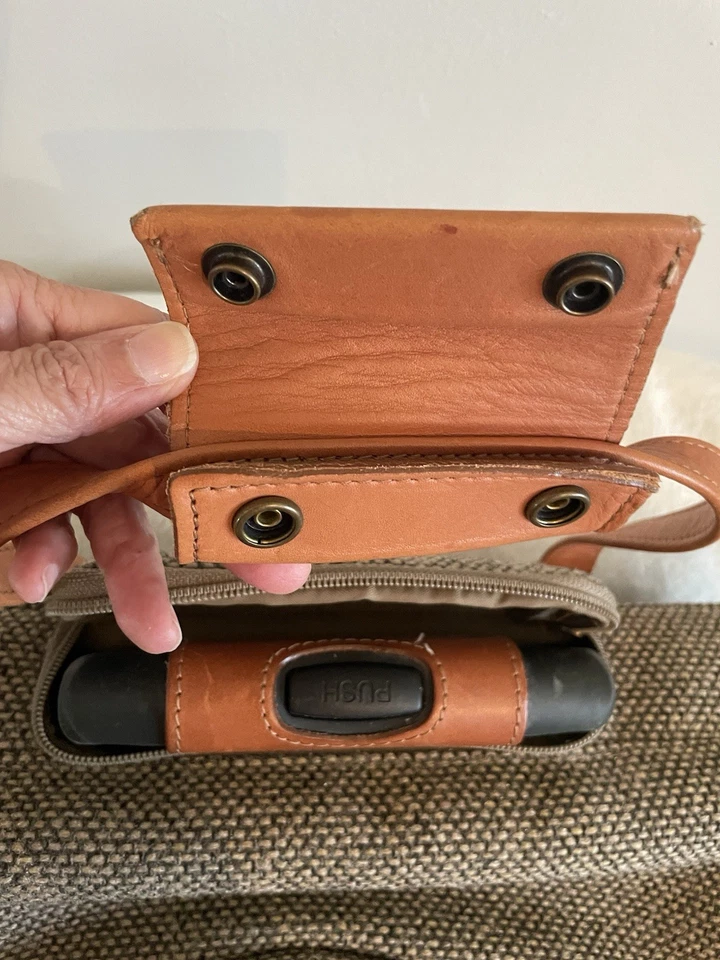 Maleta de mano Hartmann de nogal tweed y cinturón de cuero FC3 3 cremalleras Foto 4 de 4